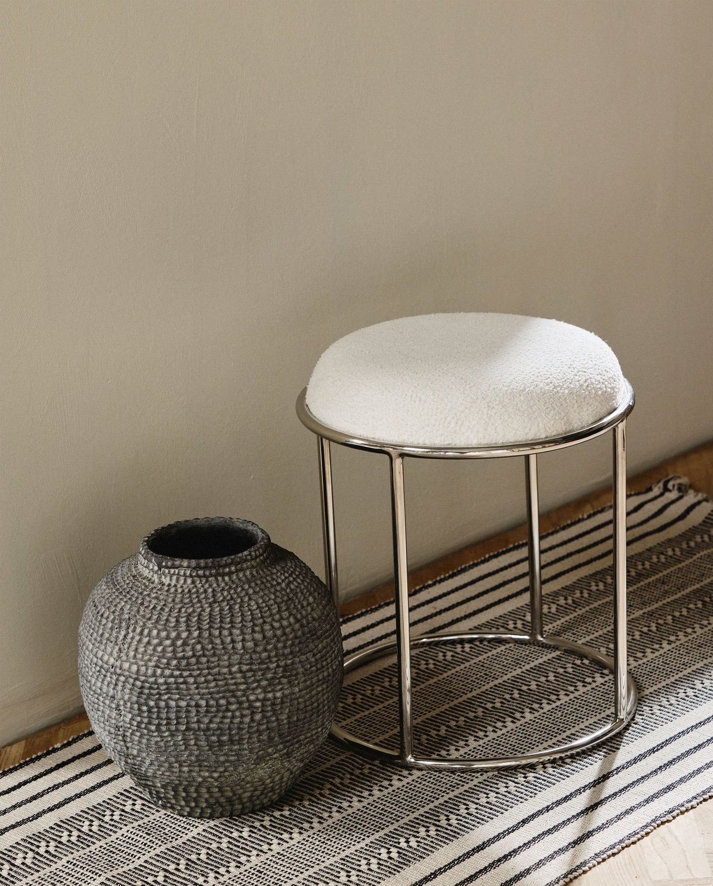 Nordal KOMATI Hocker, simples Design - ivory