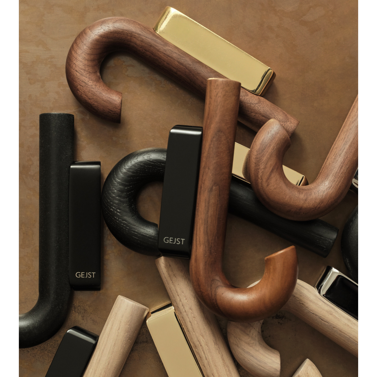 HOOK Kleiderbügel Mini Walnuss Messing
