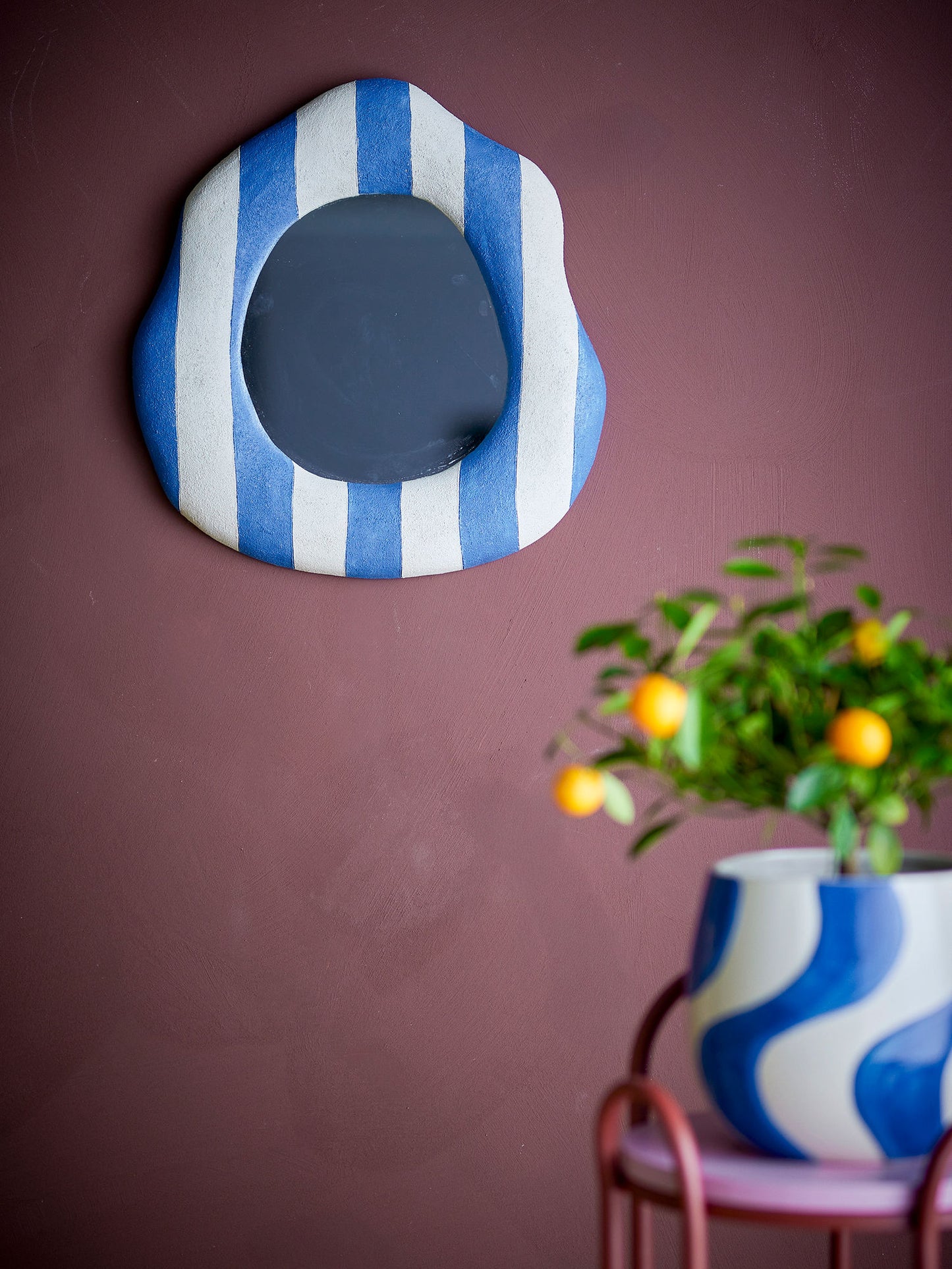Bloomingville Travis Wand-Spiegel, Blau, Polyresin