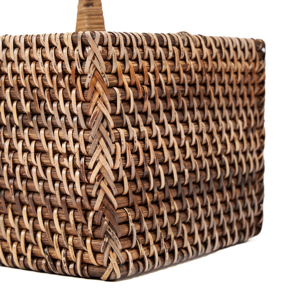 Der Rattan-Besteckbehälter Nr. 4 – Naturbraun