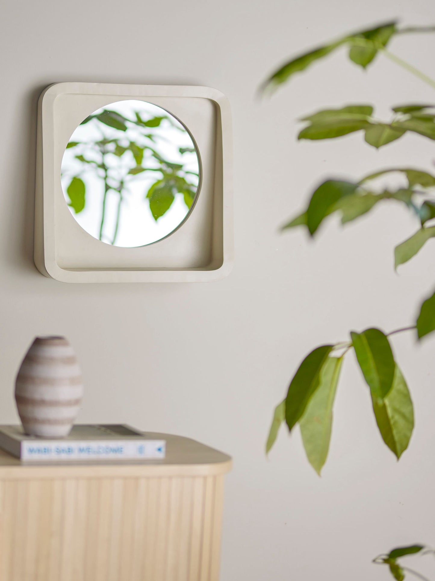 Bloomingville Phoebe Spiegel mit Ablage, Natur, Polyresin