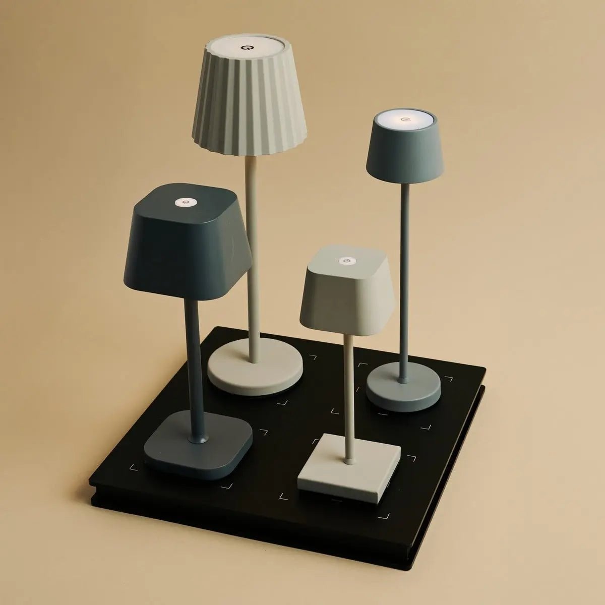 Kombi-Set Profi | 4 x wiederaufladbare Tischlampen mit Ladestation