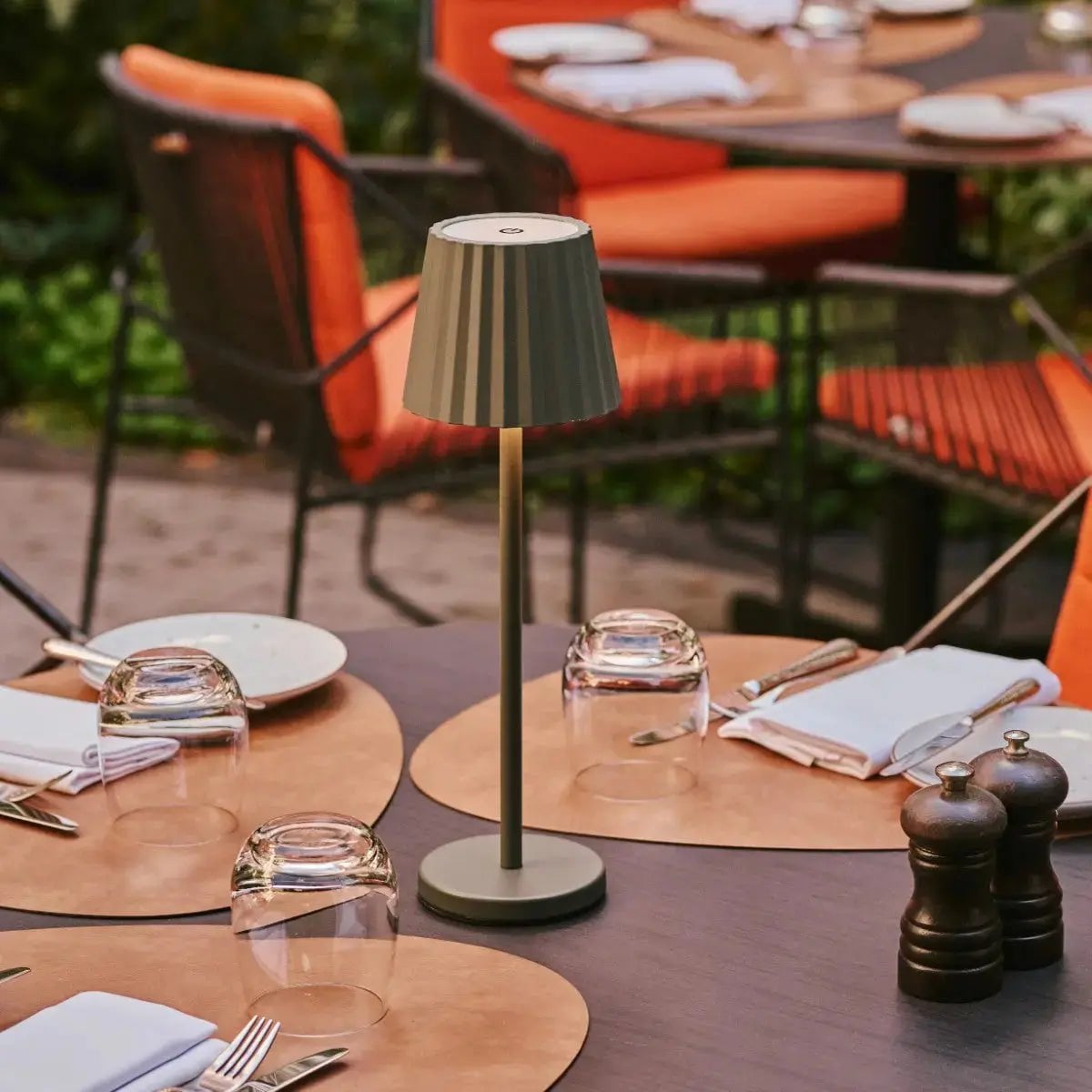 Kombi-Set Profi | 4 x wiederaufladbare Tischlampen mit Ladestation