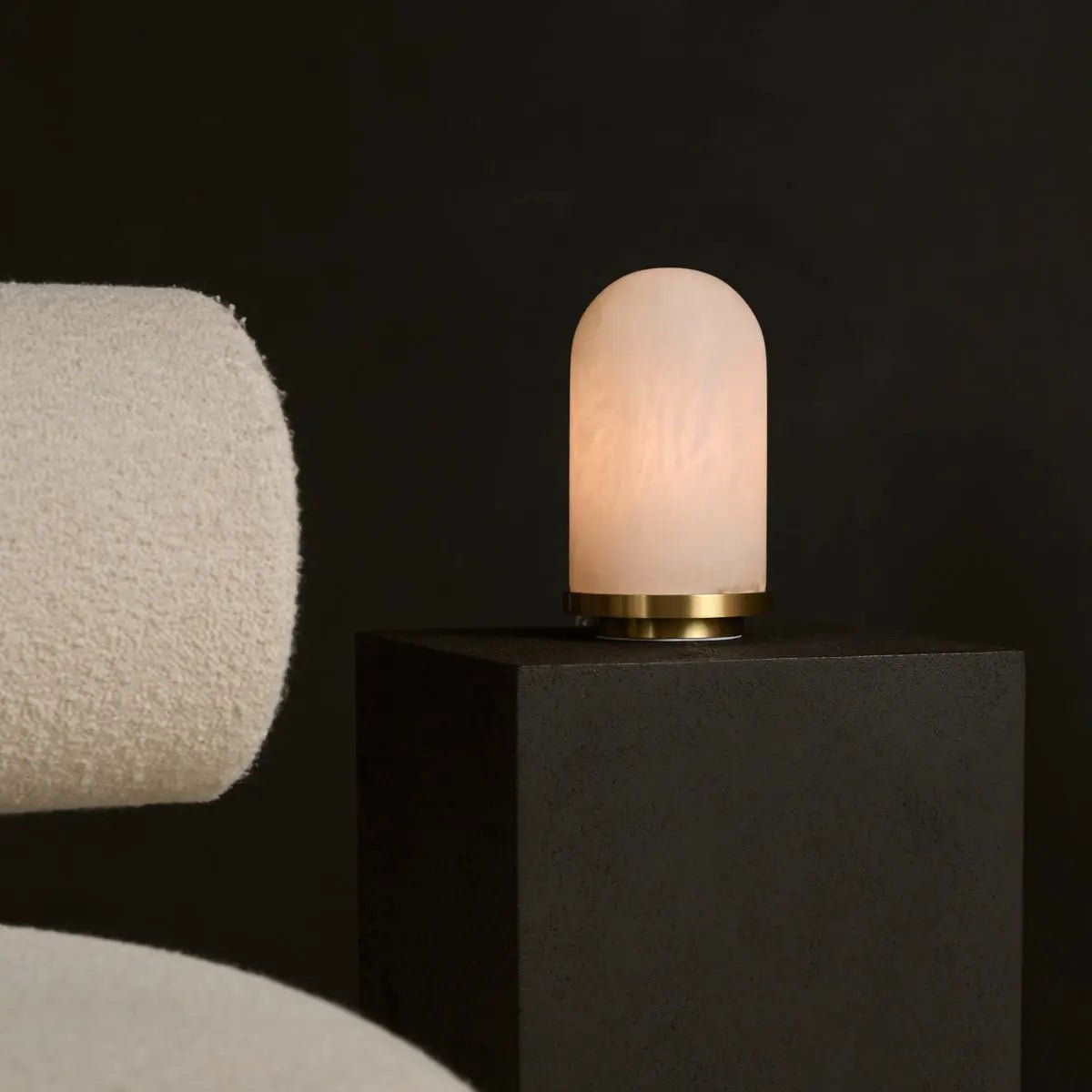 Luxuriöse Alabasterlampe Mateo | goldene Akzente