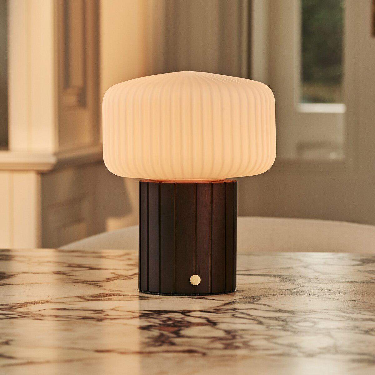 Dunkelbraune wiederaufladbare Tischlampe Margaux