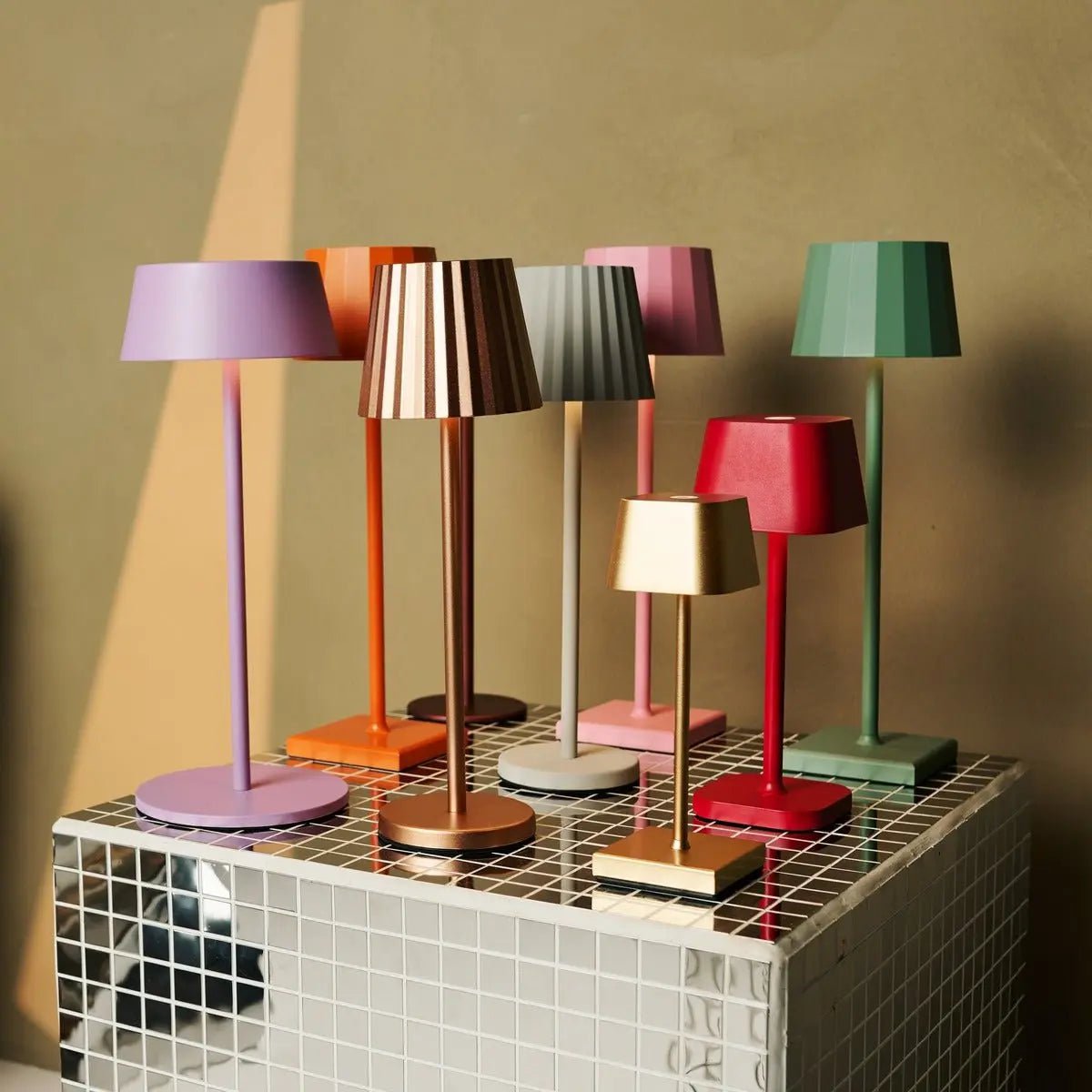 Luca Bronze USB wiederaufladbare Lampe | Minimalistisch, verspielt und dimmbar