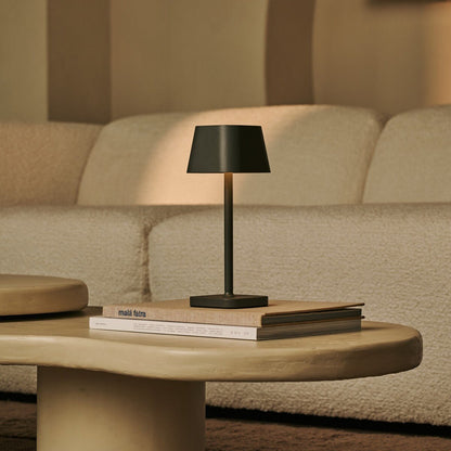 Ava Olivgrüne wiederaufladbare Tischlampe