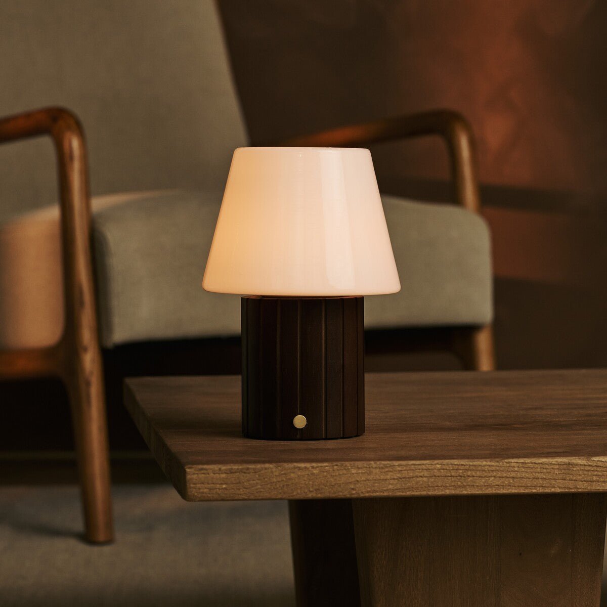 Lex Dunkelbraune wiederaufladbare Tischlampe