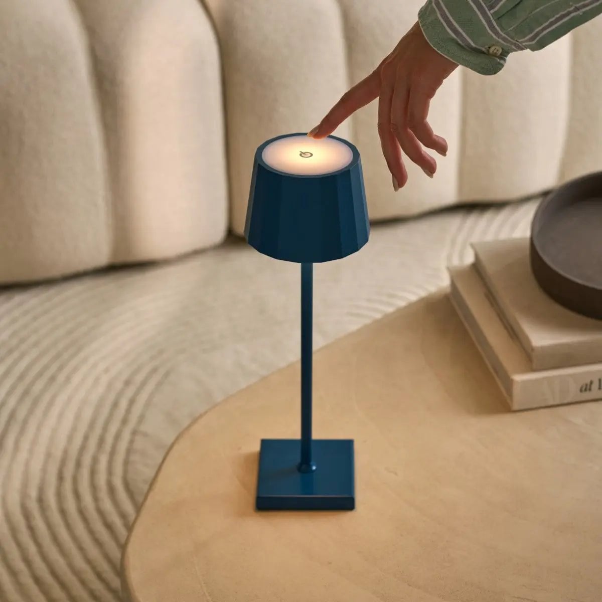 Kombi-Set Profi | 4 x wiederaufladbare Tischlampen mit Ladestation