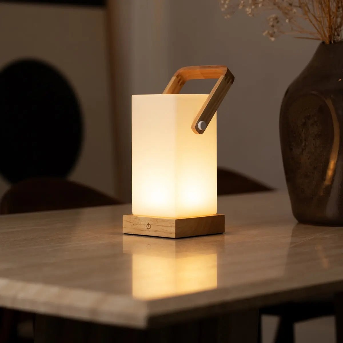 Harper Hellbraune Holzlampe | Tragbar, wiederaufladbar und vielseitig
