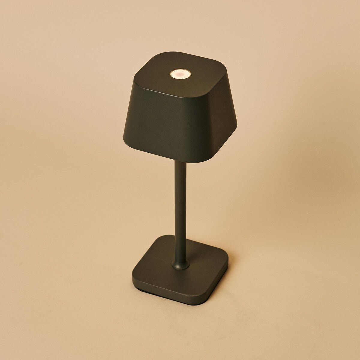 Ava Olivgrüne wiederaufladbare Tischlampe