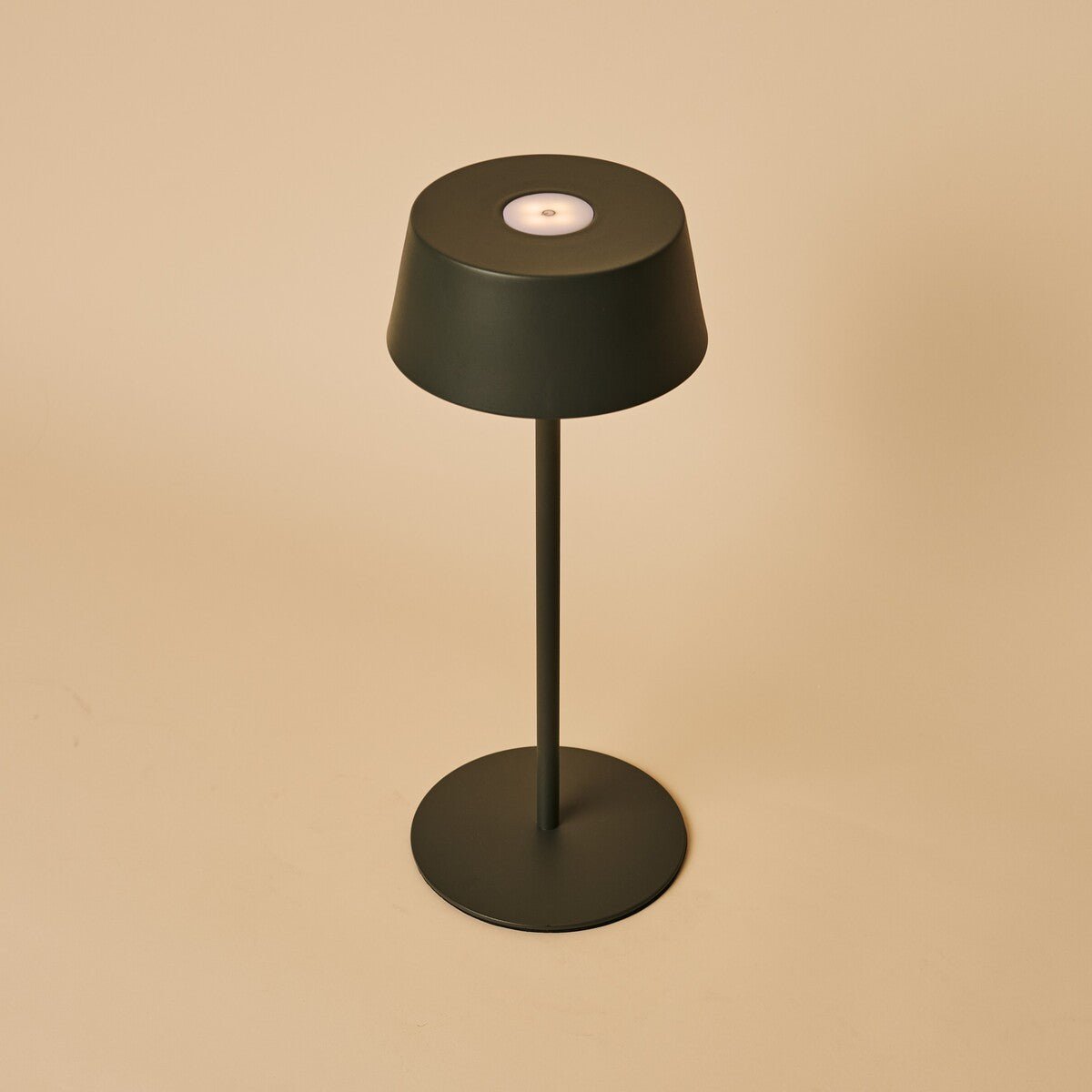 Hugo Olivgrüne wiederaufladbare Tischlampe