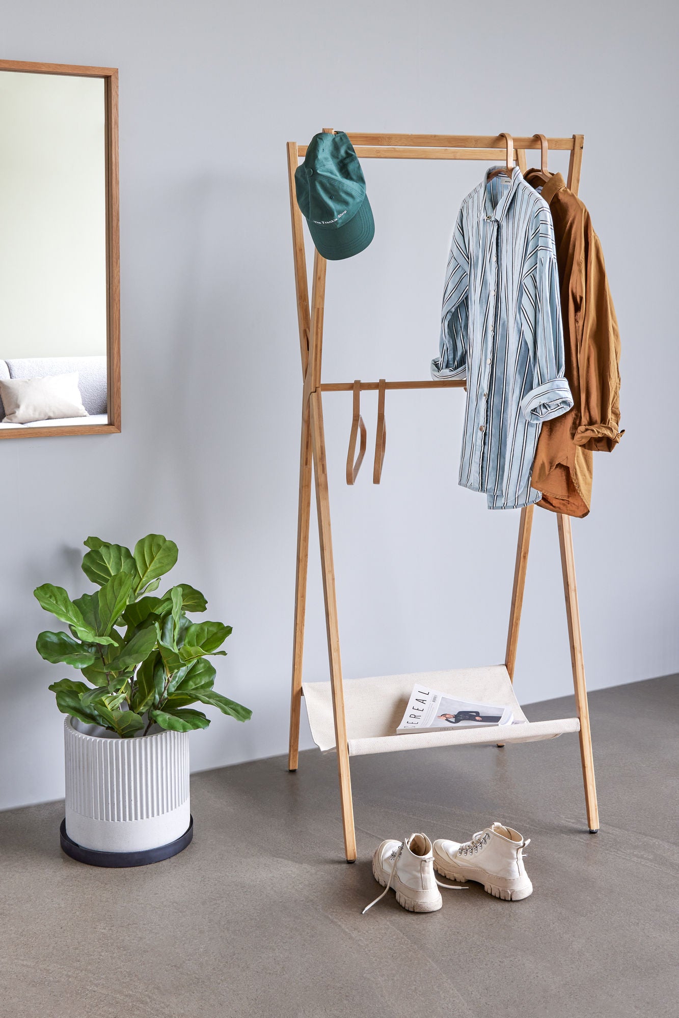 Hübsch Glimpse Wandspiegel Medium Naturfarben