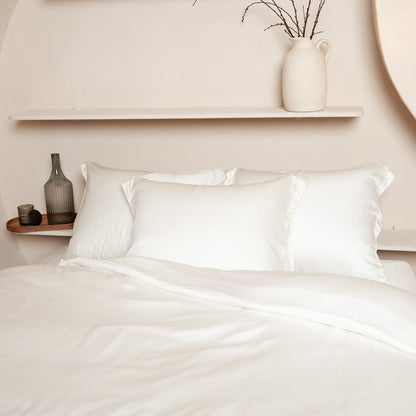 TENCEL™ – Satin-Kissenbezug in gebrochenem Weiß