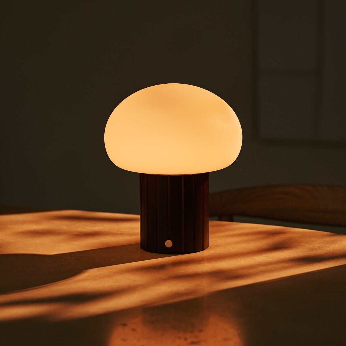 Pieter Dunkelbraune wiederaufladbare Tischlampe