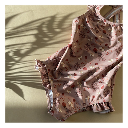 Ariel Badeanzug – Sand – Blumenbiene