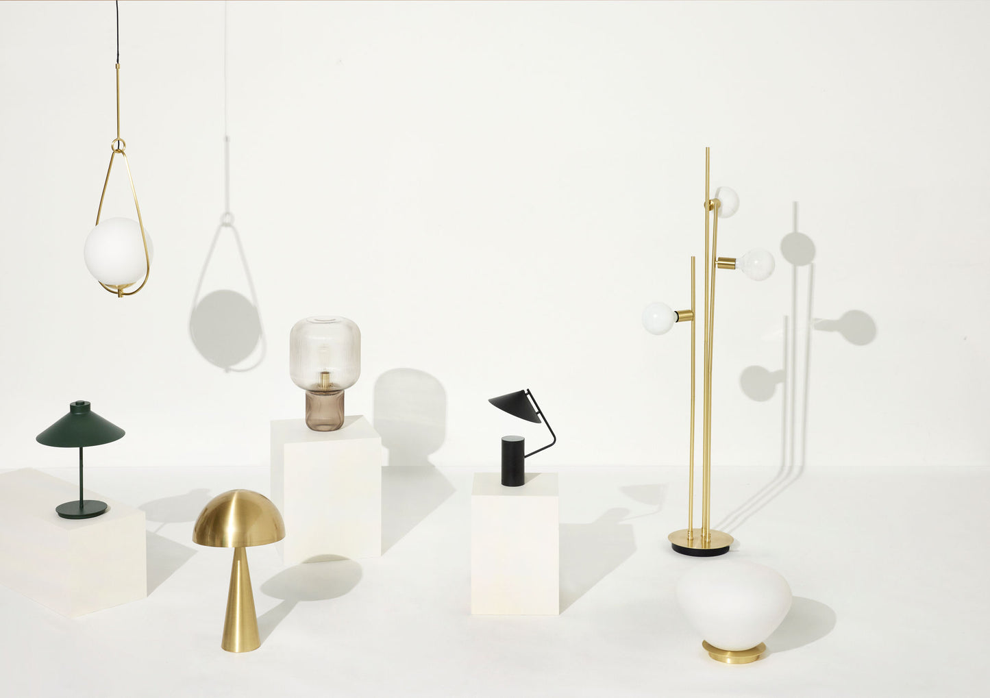 Hübsch Sen Tischlampe Schwarz