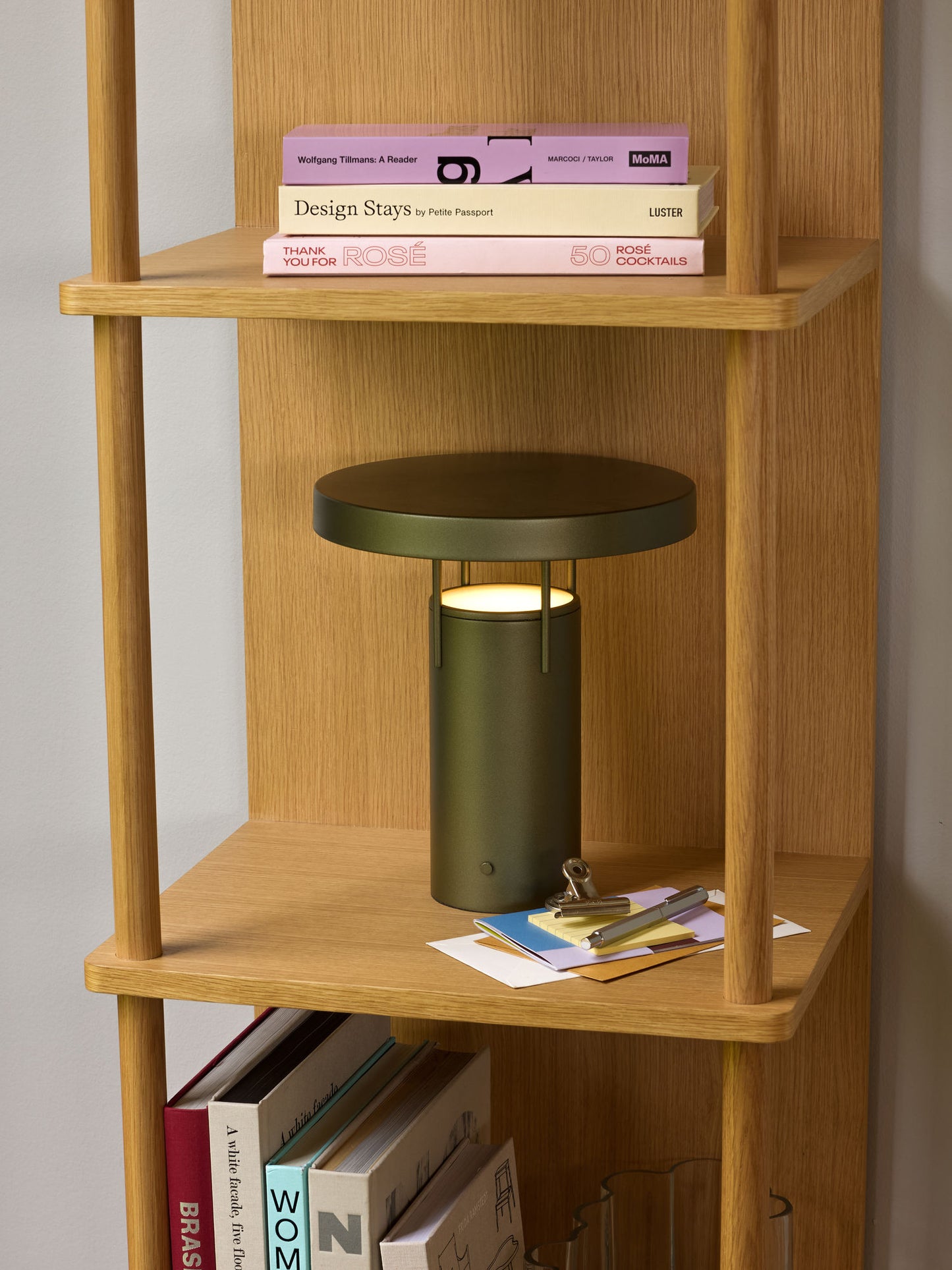 Hübsch BringMe Tragbare Lampe Mini Metallic Dunkelgrün