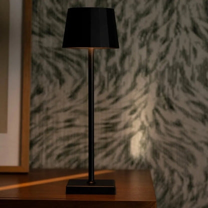 William Black wiederaufladbare Tischlampe | 120-Stunden-Akku und dimmbar