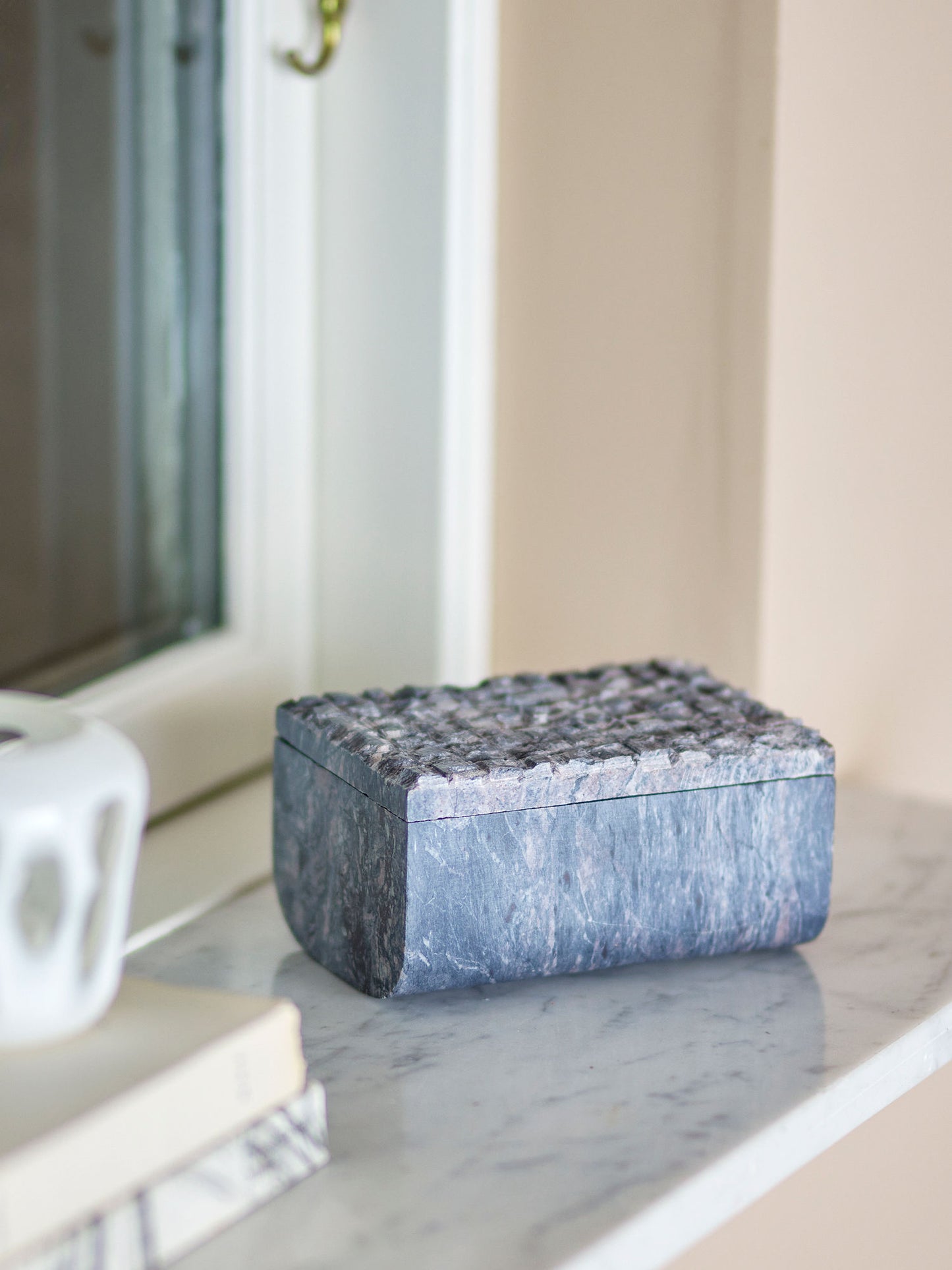 Bloomingville Nubia Box mit Deckel, Grau, Speckstein