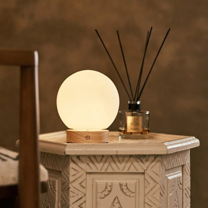 Flore Hellbraune Holzlampe | Wiederaufladbare kabellose Beleuchtung