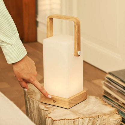 Harper Hellbraune Holzlampe | Tragbar, wiederaufladbar und vielseitig