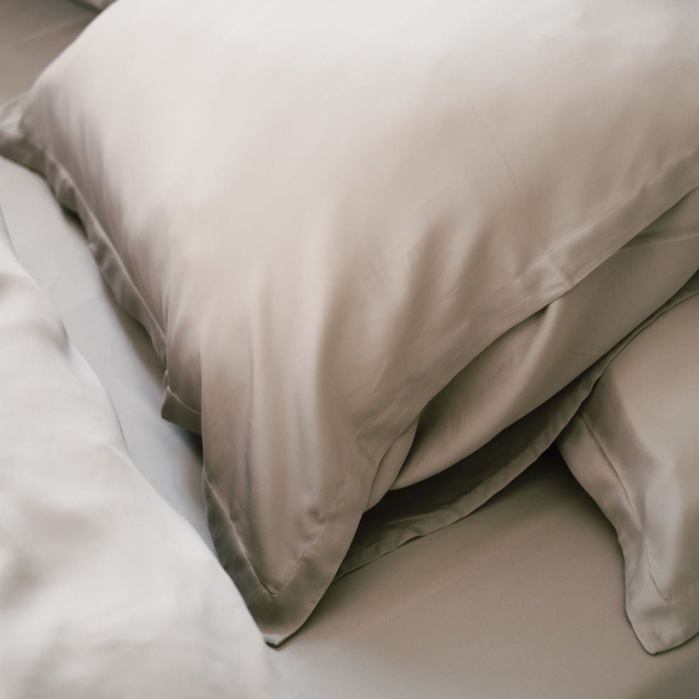 TENCEL™ – Satin-Kissenbezug Taupe