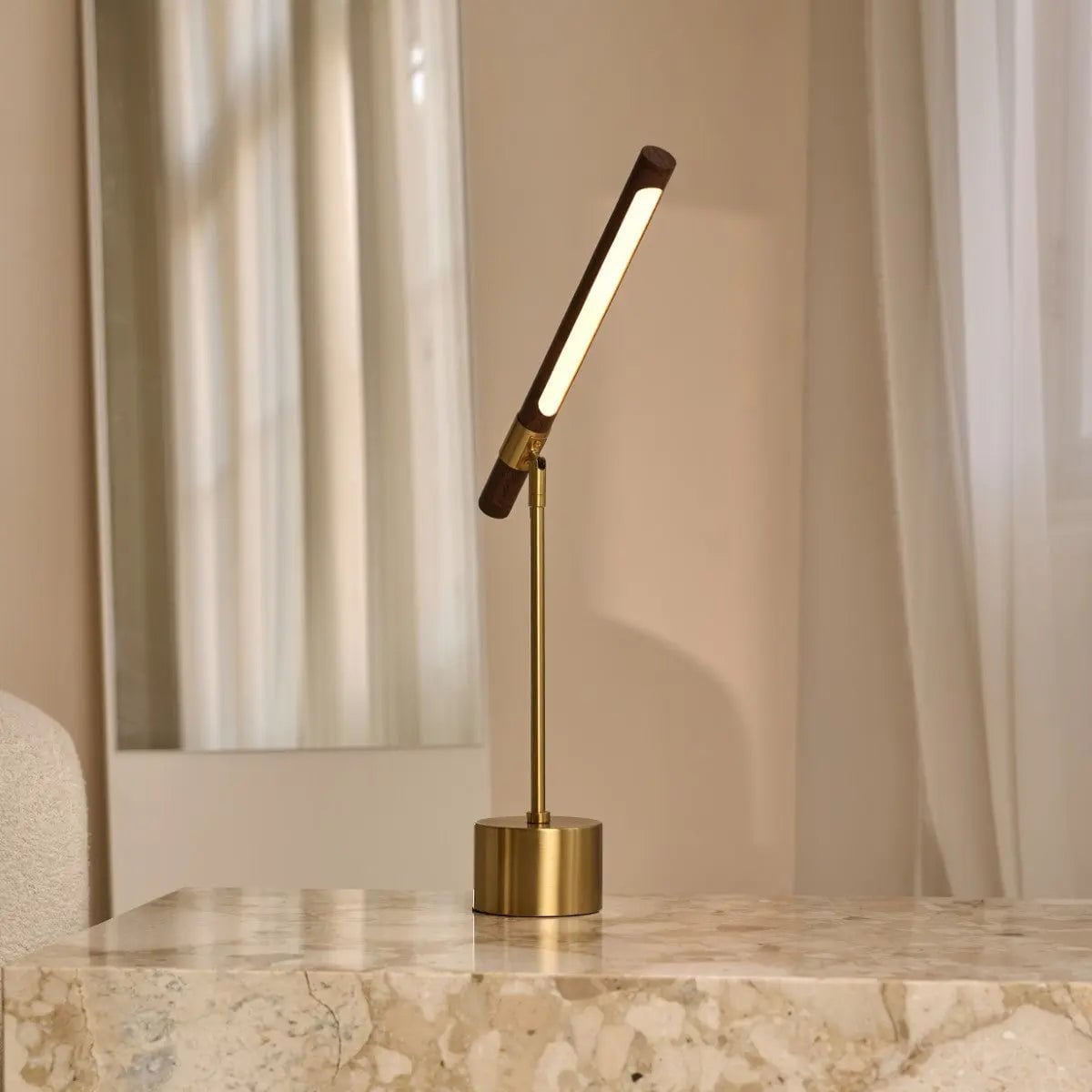 Livia goldene Metalllampe mit Holz | skandinavisches Design