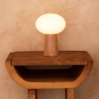 Max Hellbraune kabellose Tischlampe aus Holz | Wiederaufladbar, Glas und nachhaltiges Design