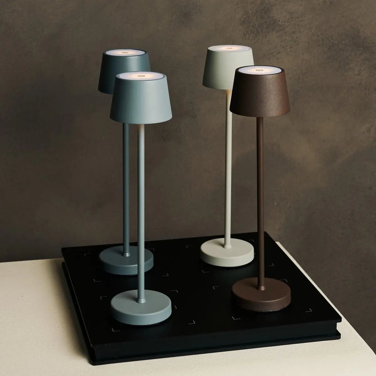Vondel Mini Shadow Grey Akku-Lampe | Dimmbar und perfekt für das Gastgewerbe