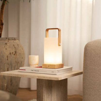 Harper Hellbraune Holzlampe | Tragbar, wiederaufladbar und vielseitig