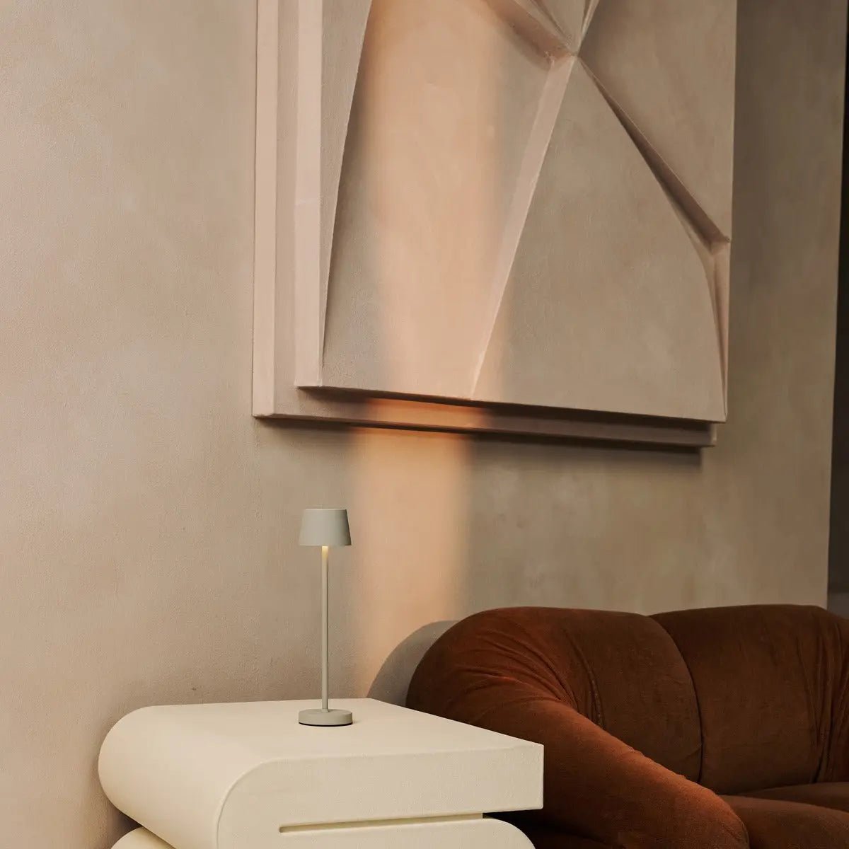 Vondel Mini Shadow Grey Akku-Lampe | Dimmbar und perfekt für das Gastgewerbe