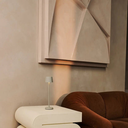 Vondel Mini Shadow Grey Akku-Lampe | Dimmbar und perfekt für das Gastgewerbe