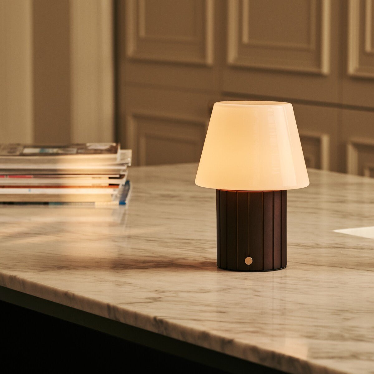 Lex Dunkelbraune wiederaufladbare Tischlampe