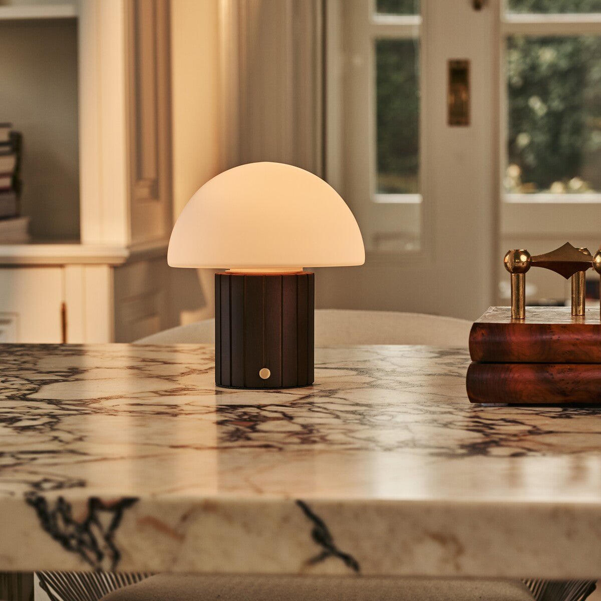 Siebe Dunkelbraune wiederaufladbare Tischlampe