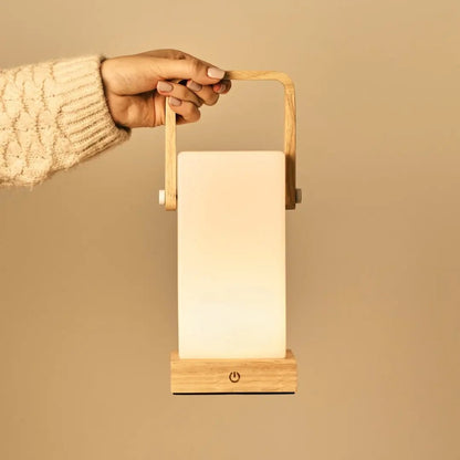 Harper Hellbraune Holzlampe | Tragbar, wiederaufladbar und vielseitig