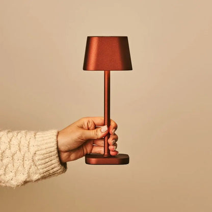 Ava Bronze wiederaufladbare Tischlampe | Stilvoll, kabellos und dimmbar