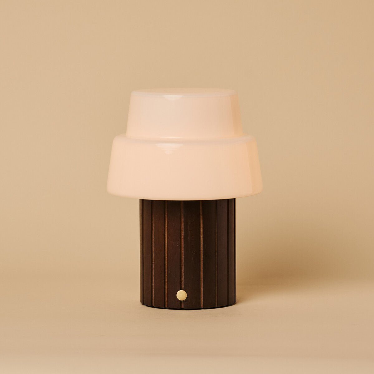 Lio Dunkelbraune wiederaufladbare Tischlampe