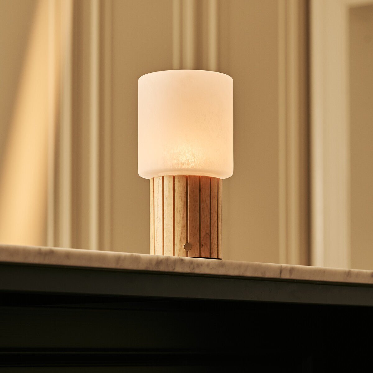 Ingmar Hellbraune wiederaufladbare Tischlampe