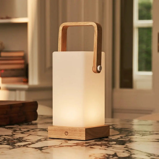 Harper Hellbraune Holzlampe | Tragbar, wiederaufladbar und vielseitig