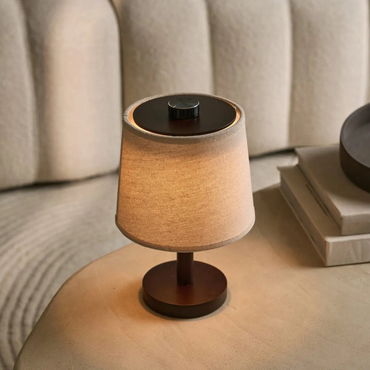 Rover dunkelbraune wiederaufladbare Holzlampe | Kabellos, dimmbar
