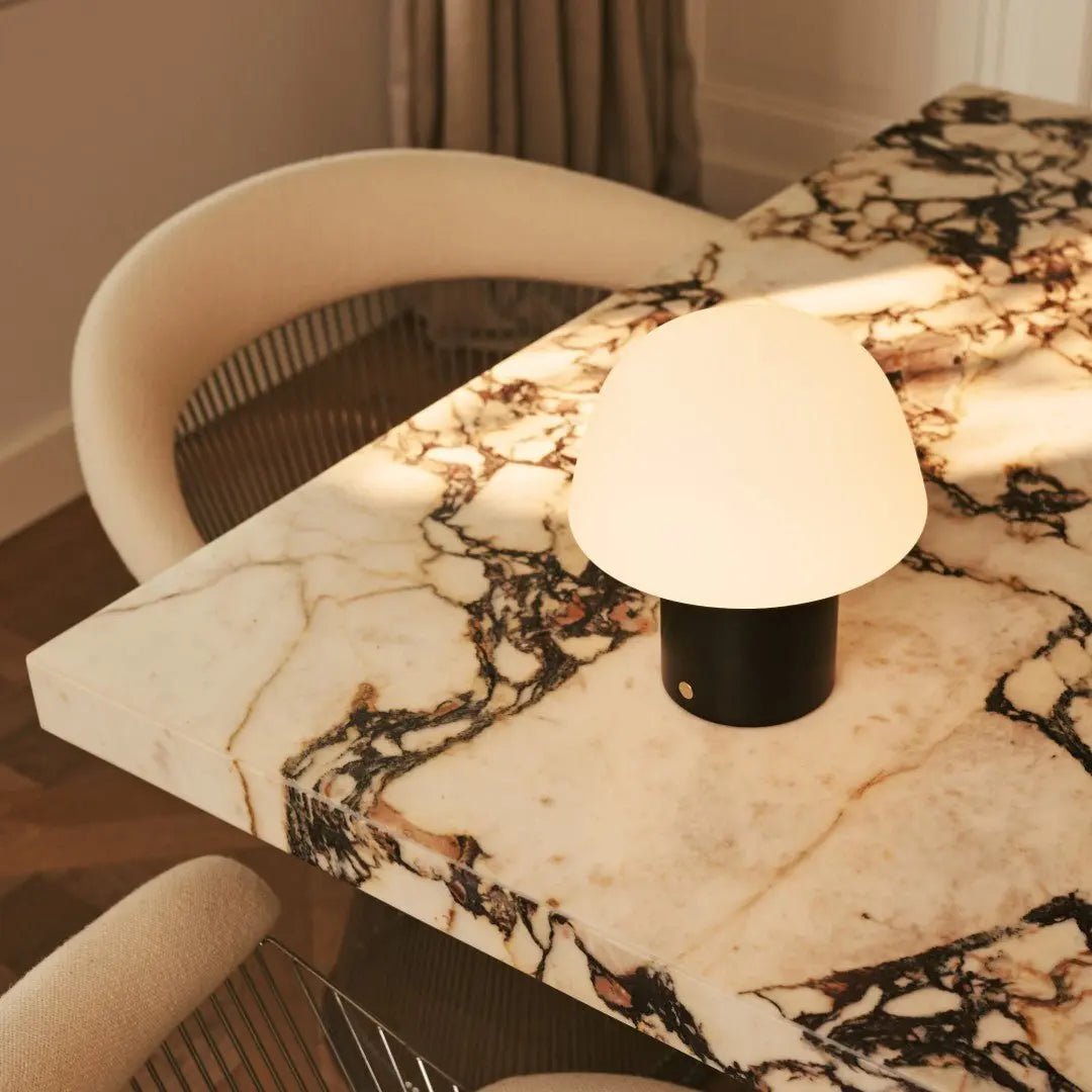 Yannick Schwarze kabellose Tischlampe | Modernes, batteriebetriebenes Design