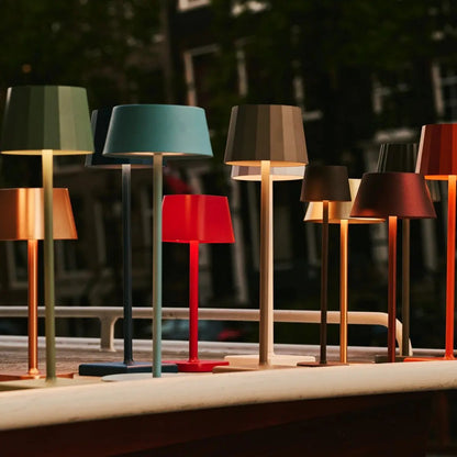 William Black wiederaufladbare Tischlampe | 120-Stunden-Akku und dimmbar