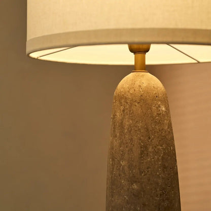 Isla Travertinlampe | Baumwollschirm und zeitloses Design