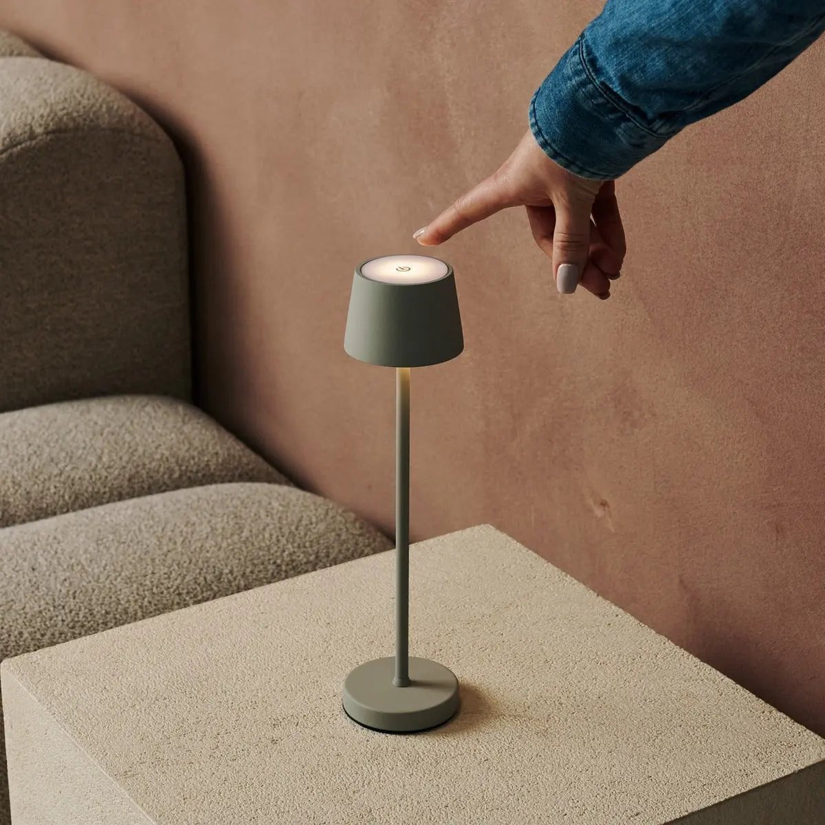 Vondel Mini Shadow Grey Akku-Lampe | Dimmbar und perfekt für das Gastgewerbe