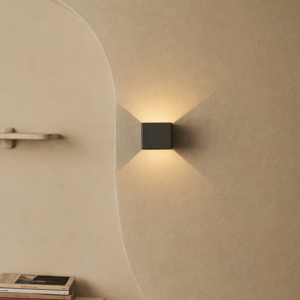 Tess Stone Grey Wiederaufladbare Wandleuchte | Bewegungssensor