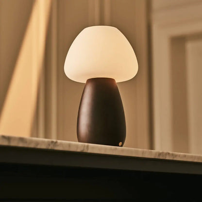 Bär dunkelbraune wiederaufladbare Lampe