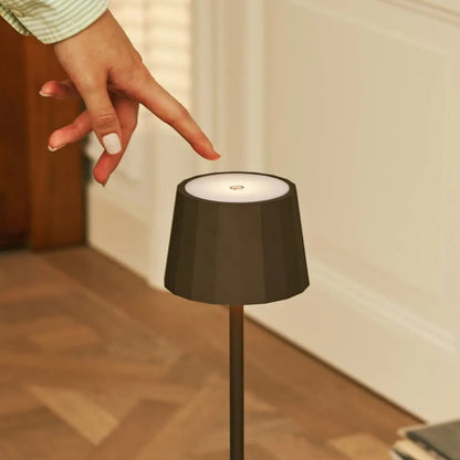 Kombi-Set Profi | 4 x wiederaufladbare Tischlampen mit Ladestation