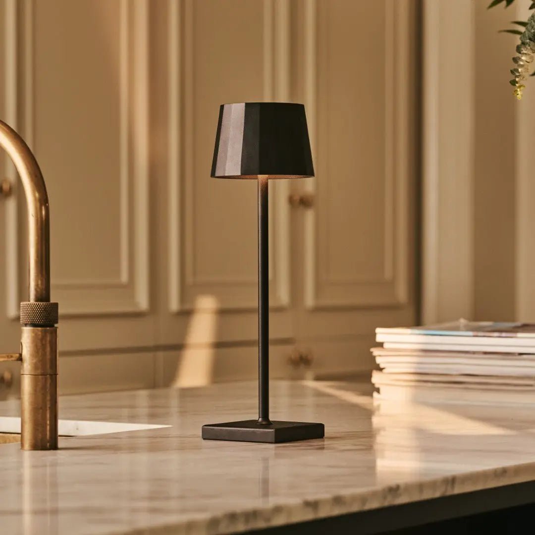 William Black wiederaufladbare Tischlampe | 120-Stunden-Akku und dimmbar