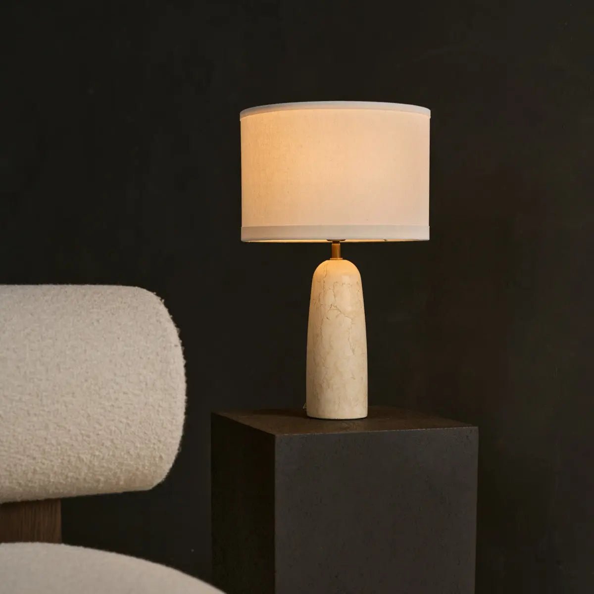 Charlotte Marmorlampe | Baumwollschirm und elegante Beleuchtung